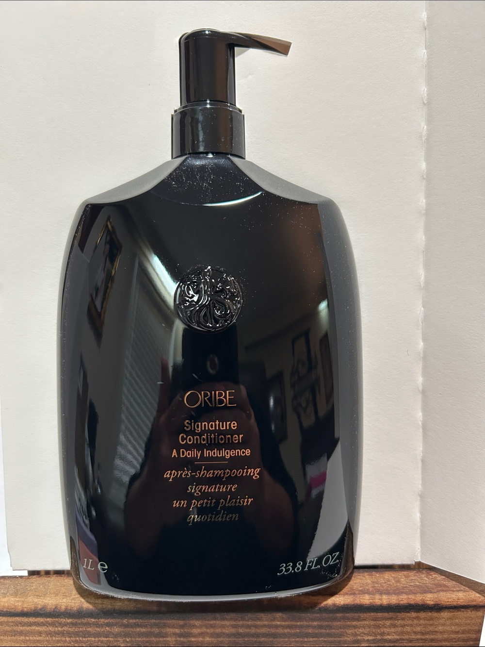 Oribe Signature Conditioner - Black Bottle with Gold Accents
